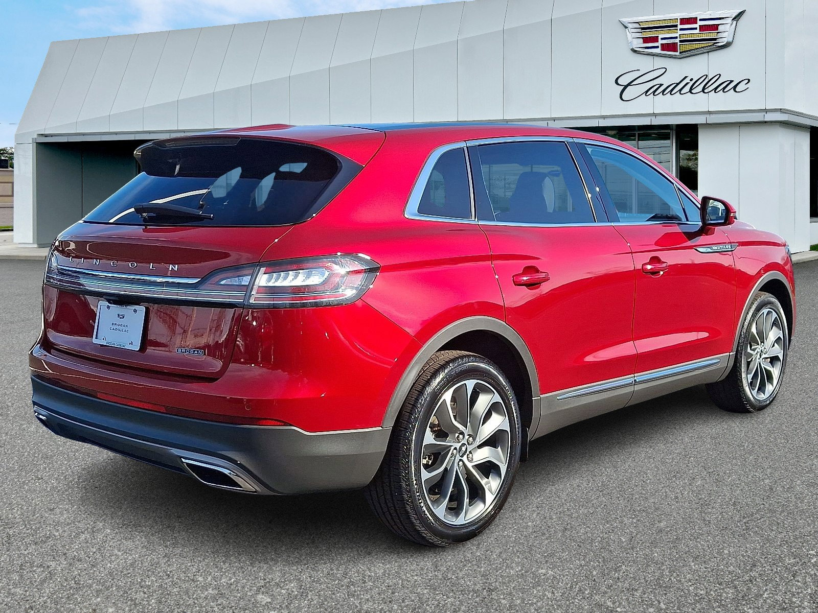 Used 2021 Lincoln Nautilus Reserve image 6