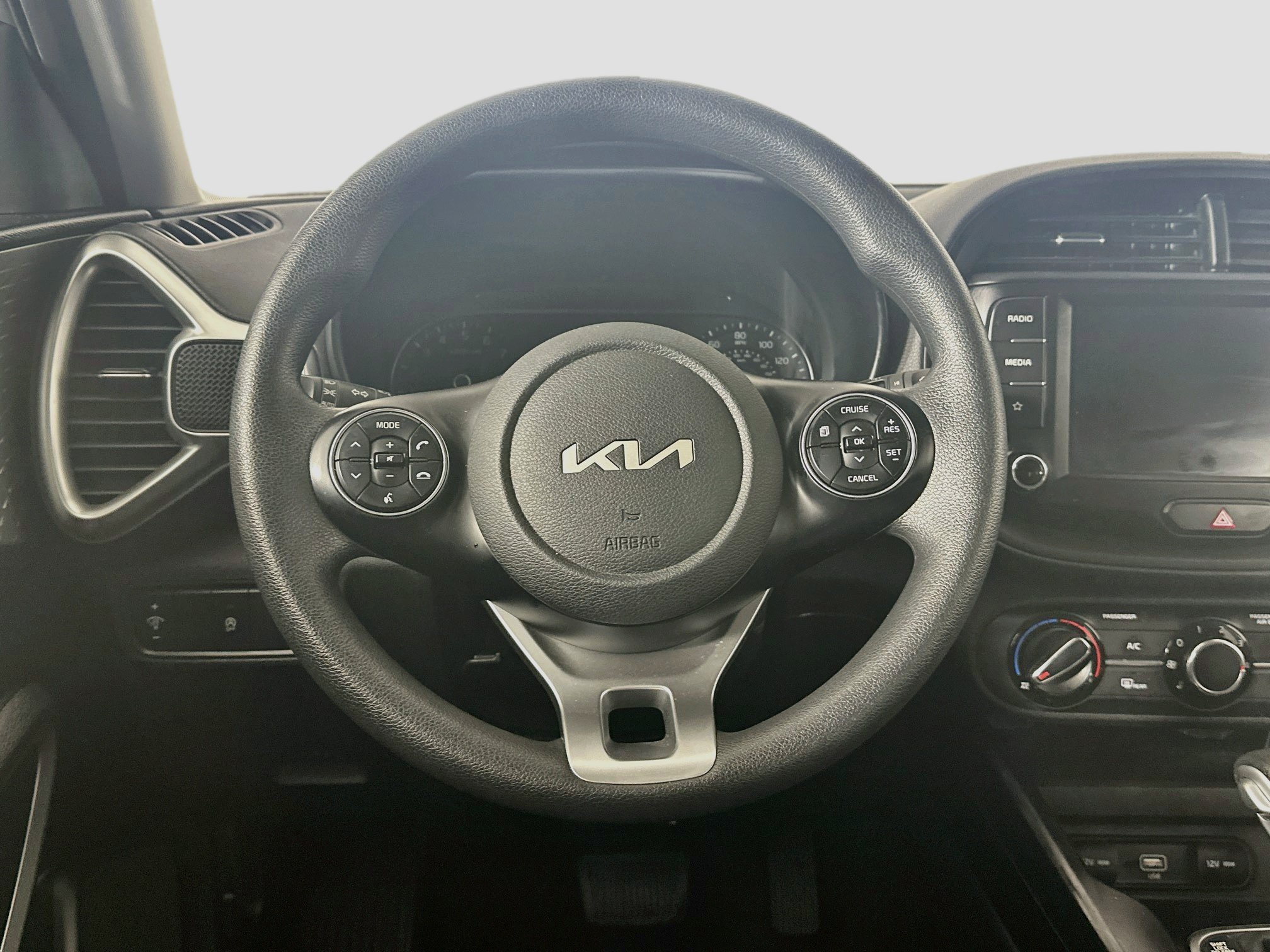 Used 2022 Kia Soul LX FWD image 17