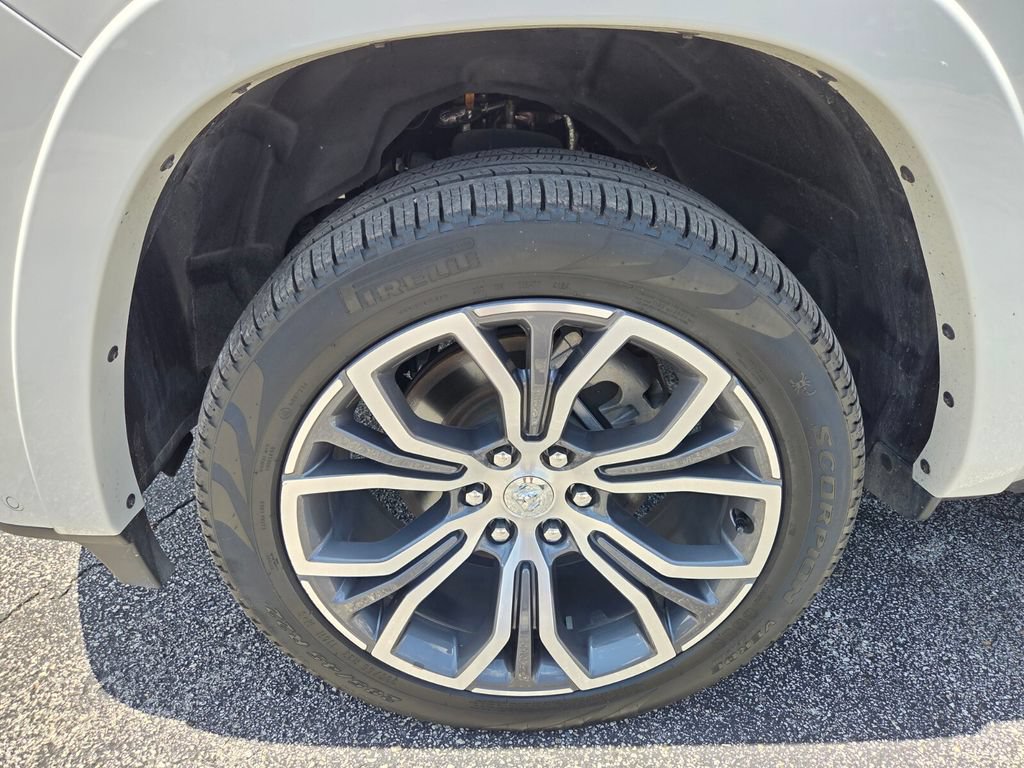 Certified 2025 RAM 1500 Tungsten AWD/4WD image 23