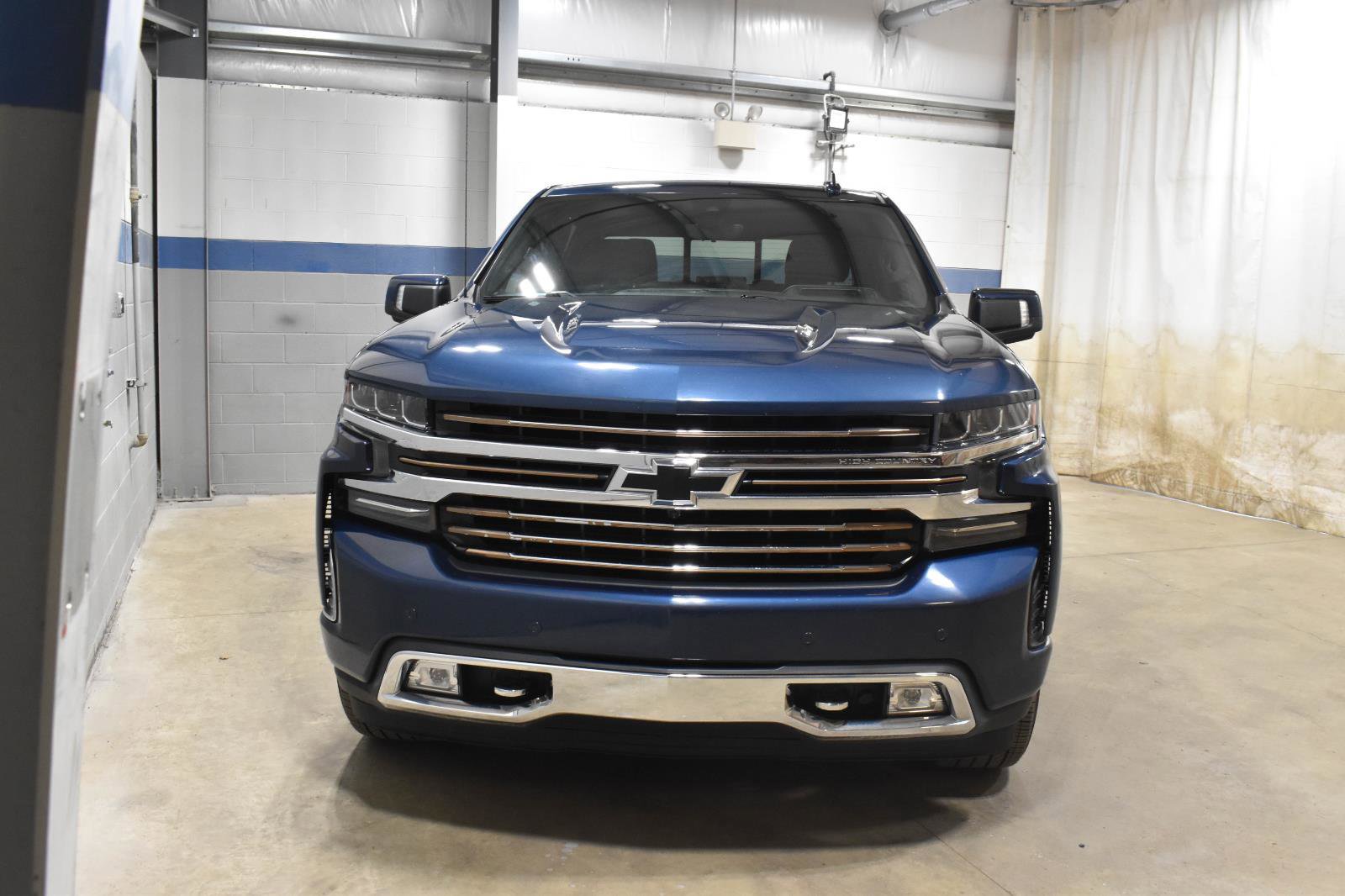 Used 2019 Chevrolet Silverado 1500 High Country w/ High Country Premium Package AWD/4WD image 28