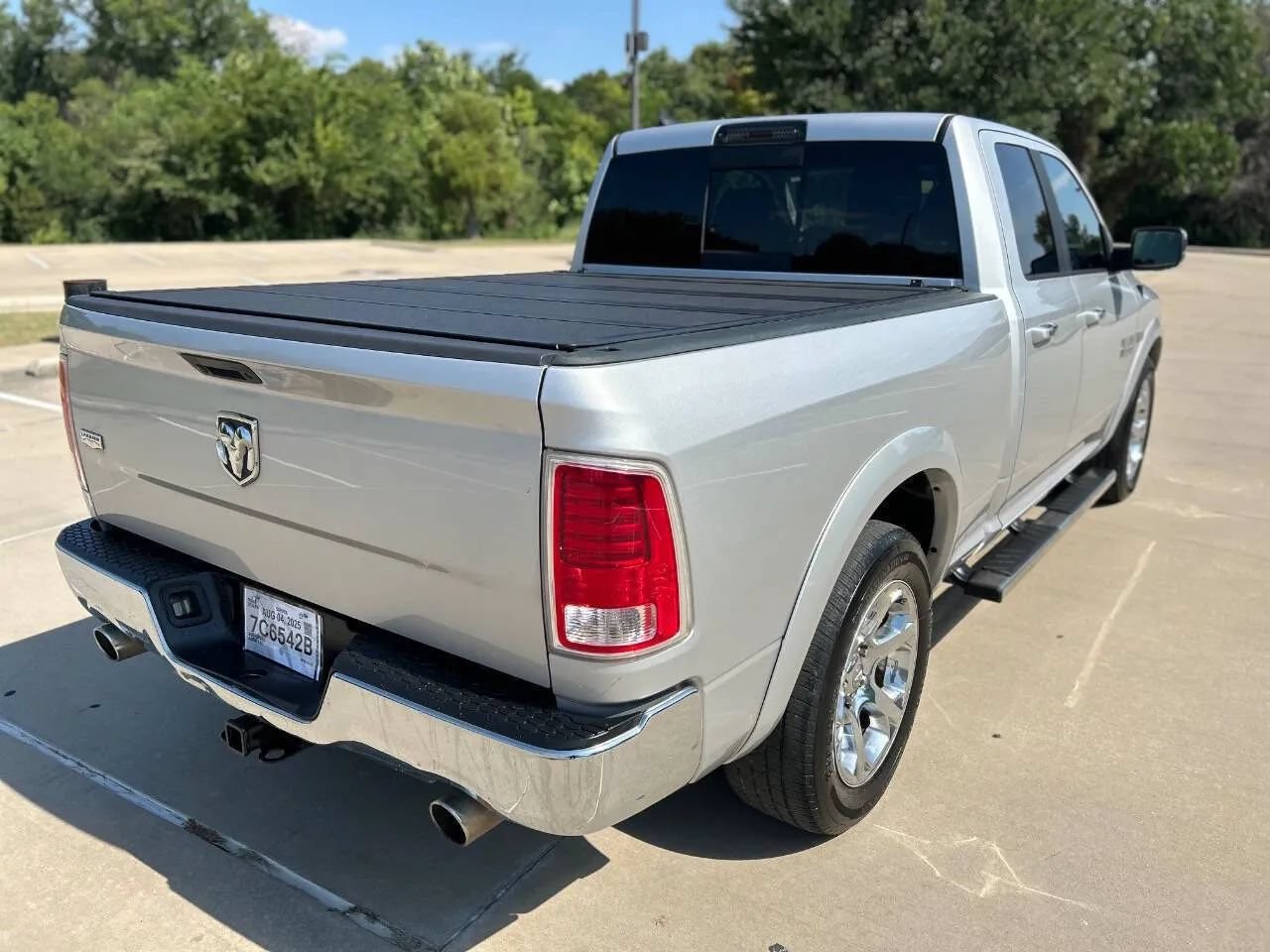 Used 2017 RAM 1500 Laramie RWD image 6