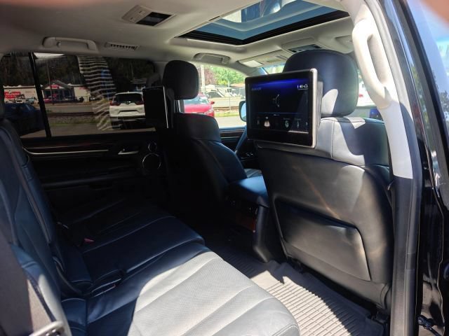 Used 2018 Lexus LX 570 4WD image 40