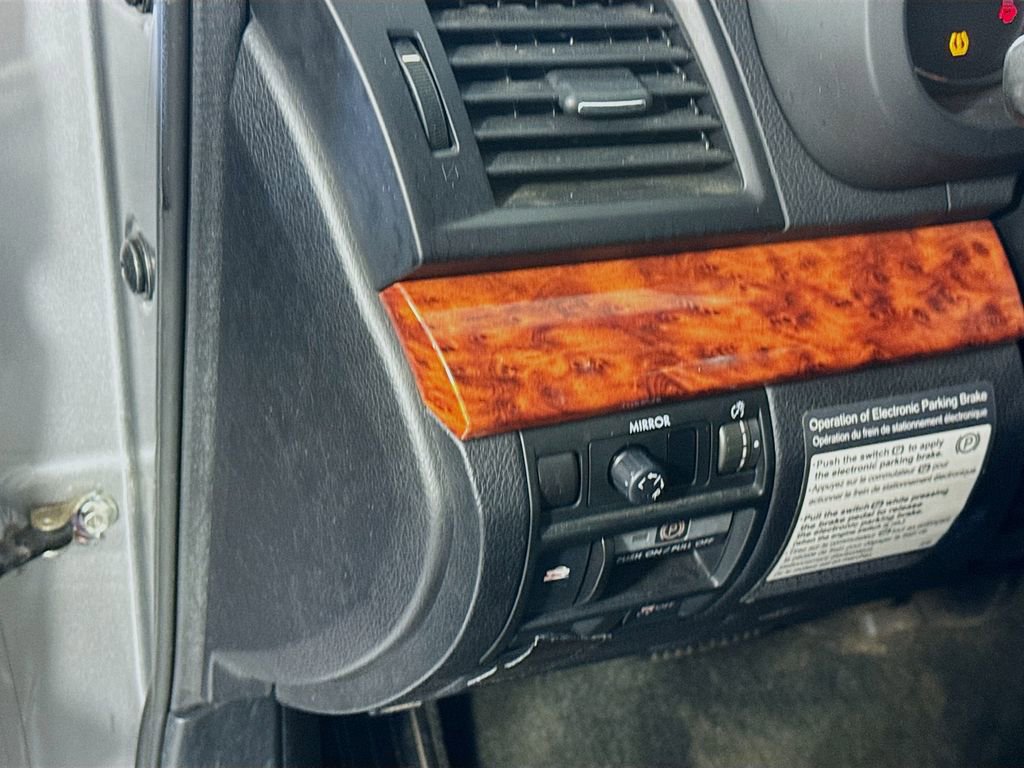 Used 2011 Subaru Outback 2.5i Limited image 10