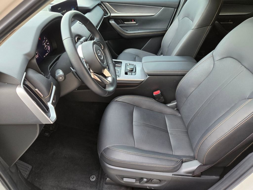 Used 2025 MAZDA CX-70 Plug-In Hybrid w/ Premium Pkg image 12