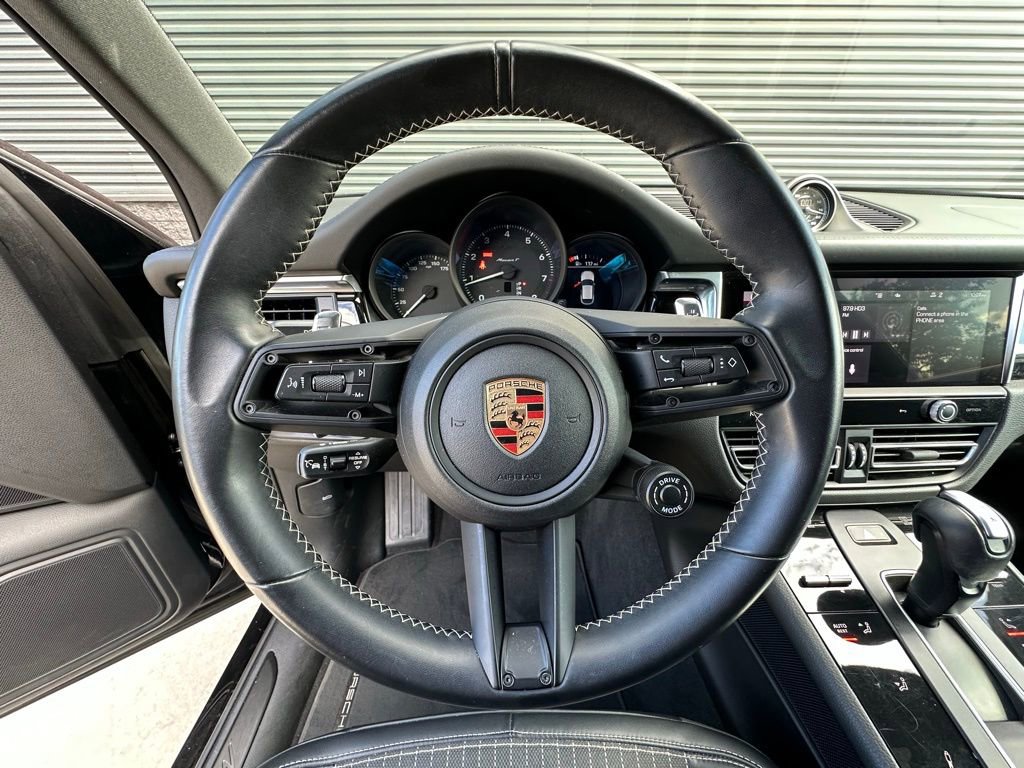 Certified 2023 Porsche Macan Turbo AWD/4WD image 16