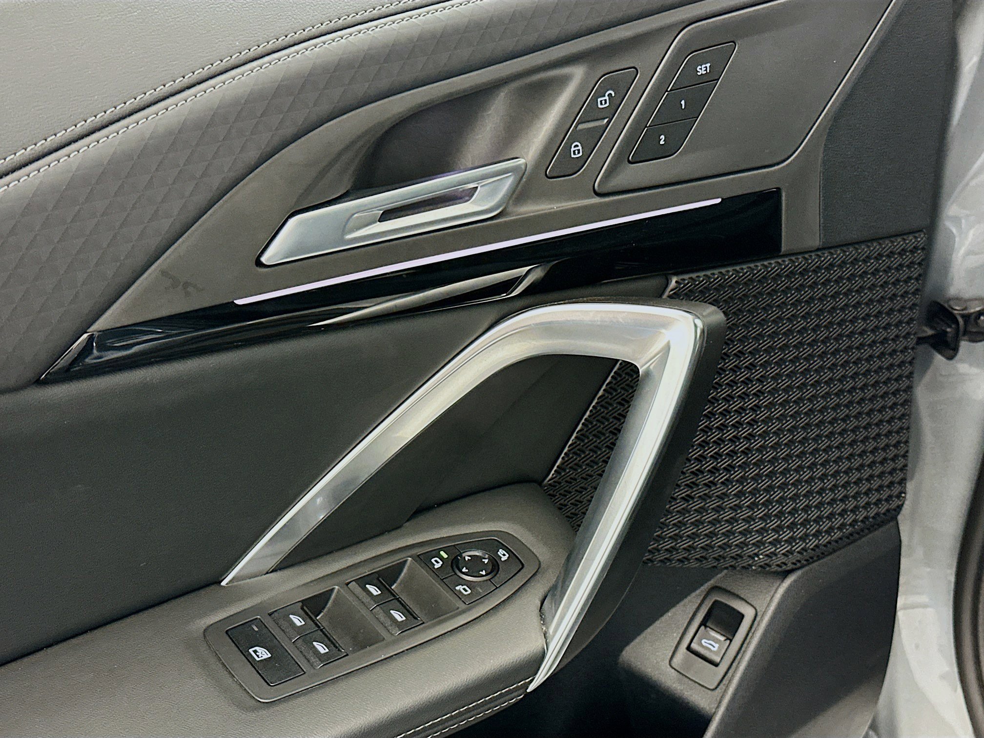 Used 2025 BMW X2 xDrive28i image 15