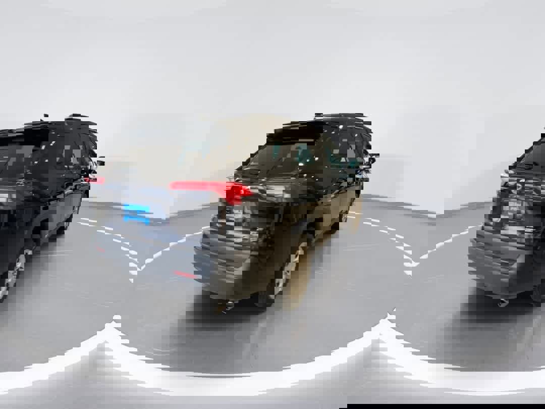 Used 2021 Toyota RAV4 XLE w/ Convenience Package image 8