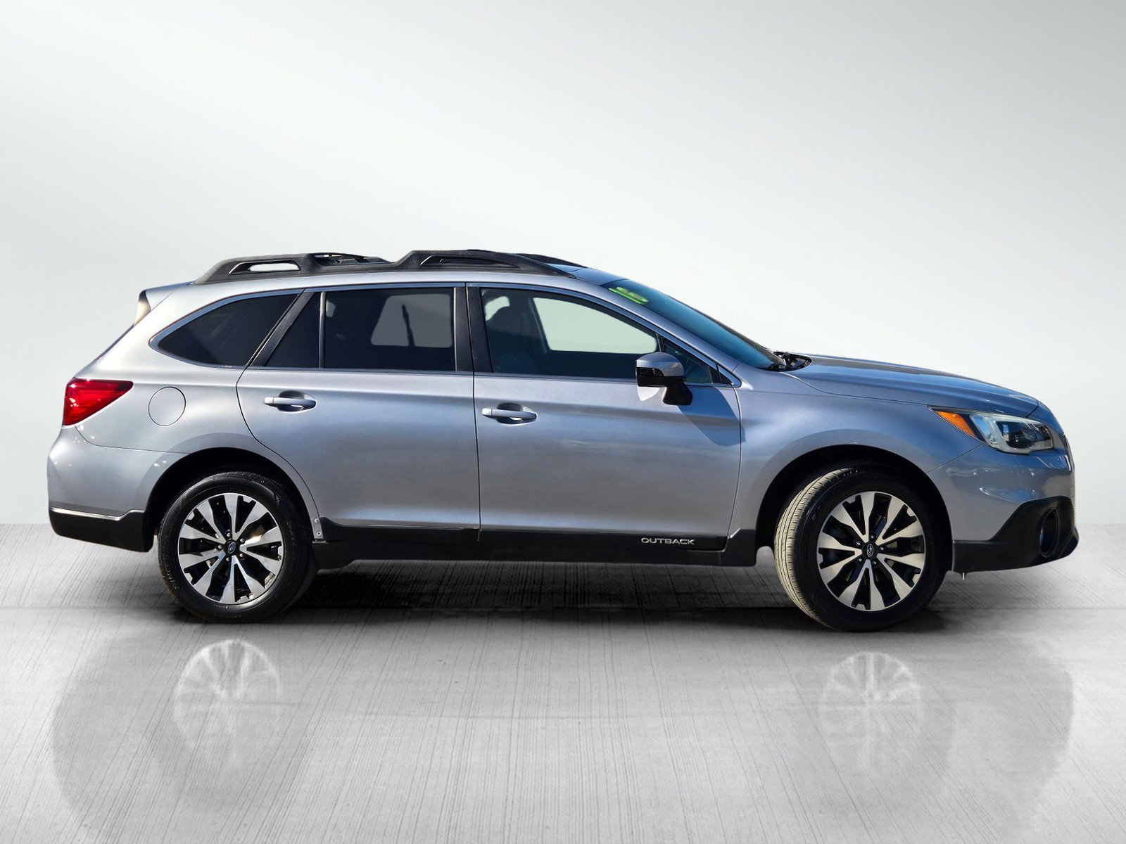Used 2016 Subaru Outback 3.6R Limited AWD/4WD image 3