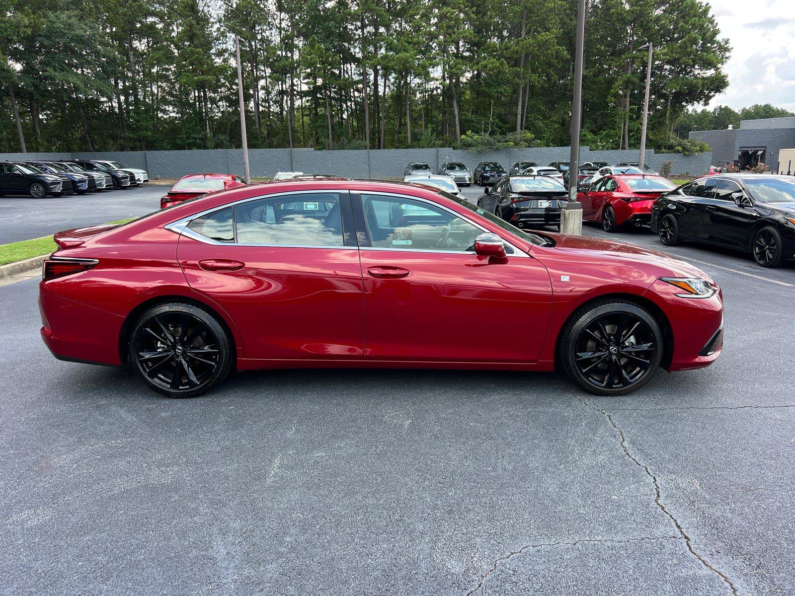 Certified 2024 Lexus ES 350 F Sport w/ Accessory Package (Z2) FWD image 4