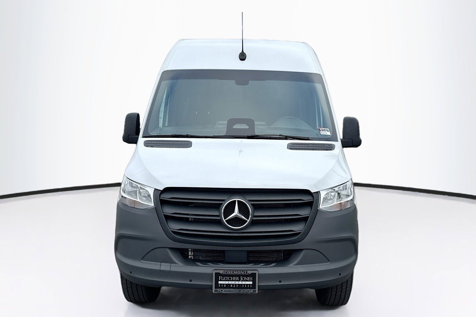 Used 2025 Mercedes-Benz Sprinter 2500 image 2