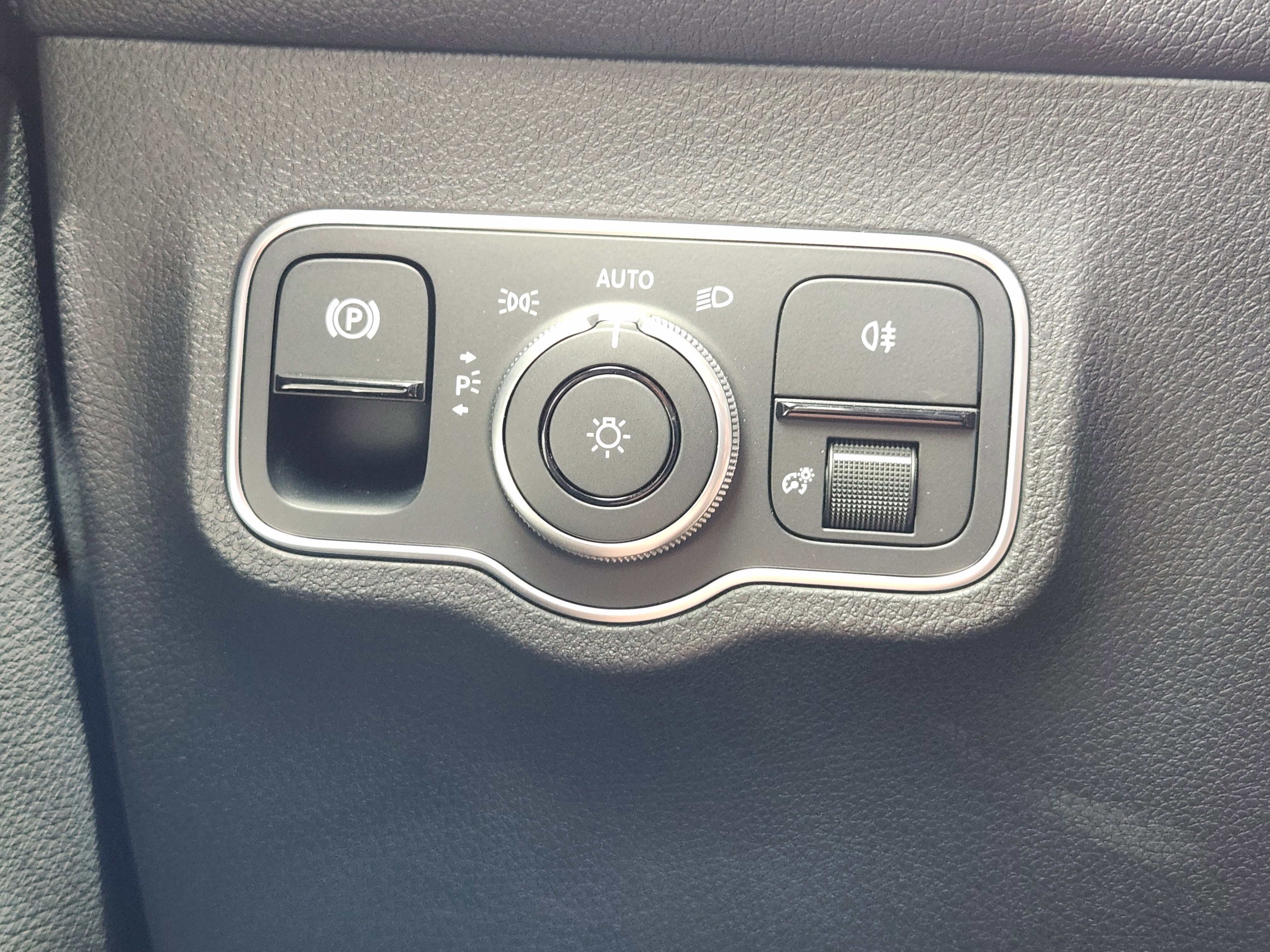 Used 2023 Mercedes-Benz GLB 35 AMG 4MATIC image 15