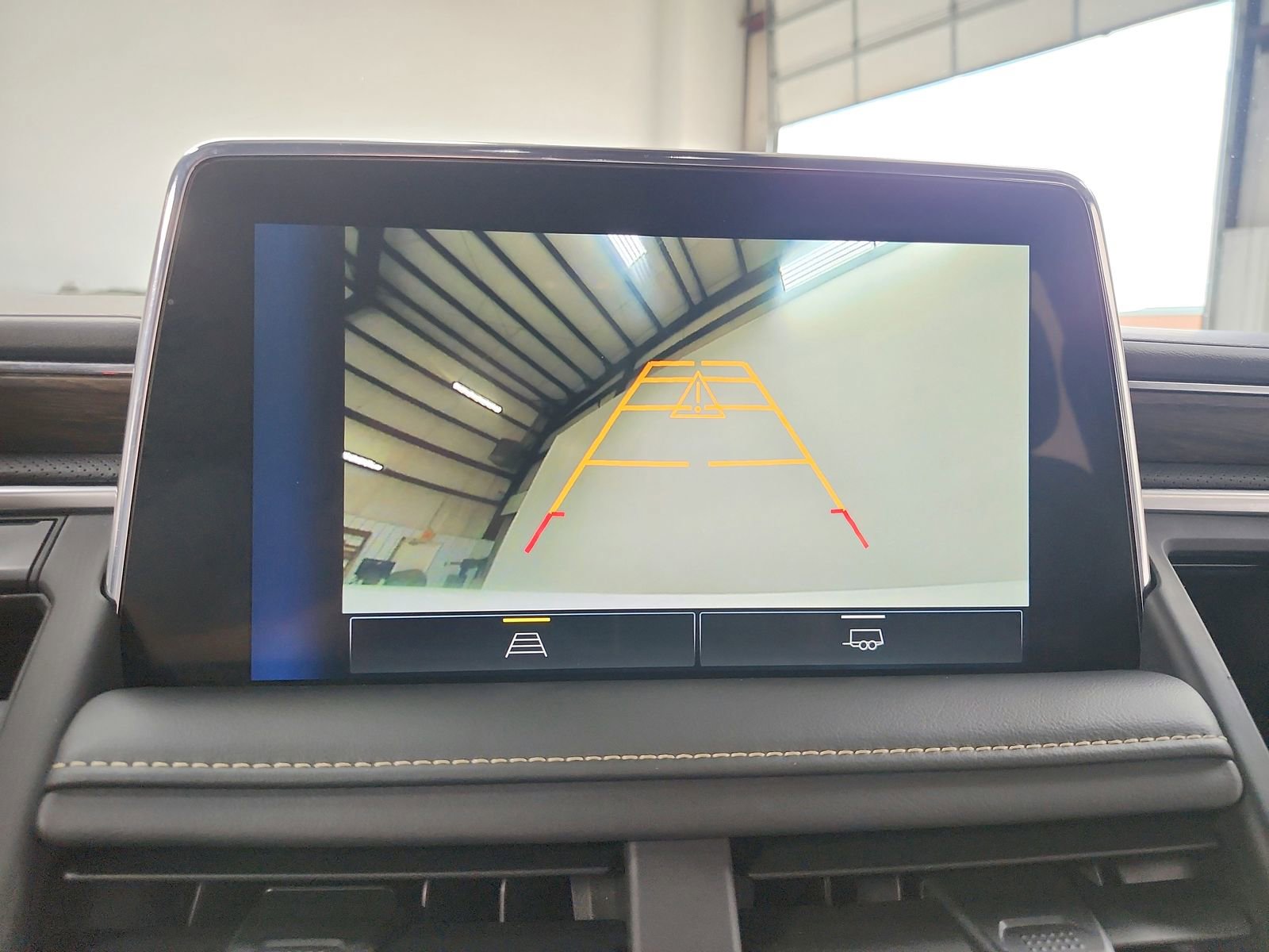 Used 2023 Chevrolet Suburban Premier image 31