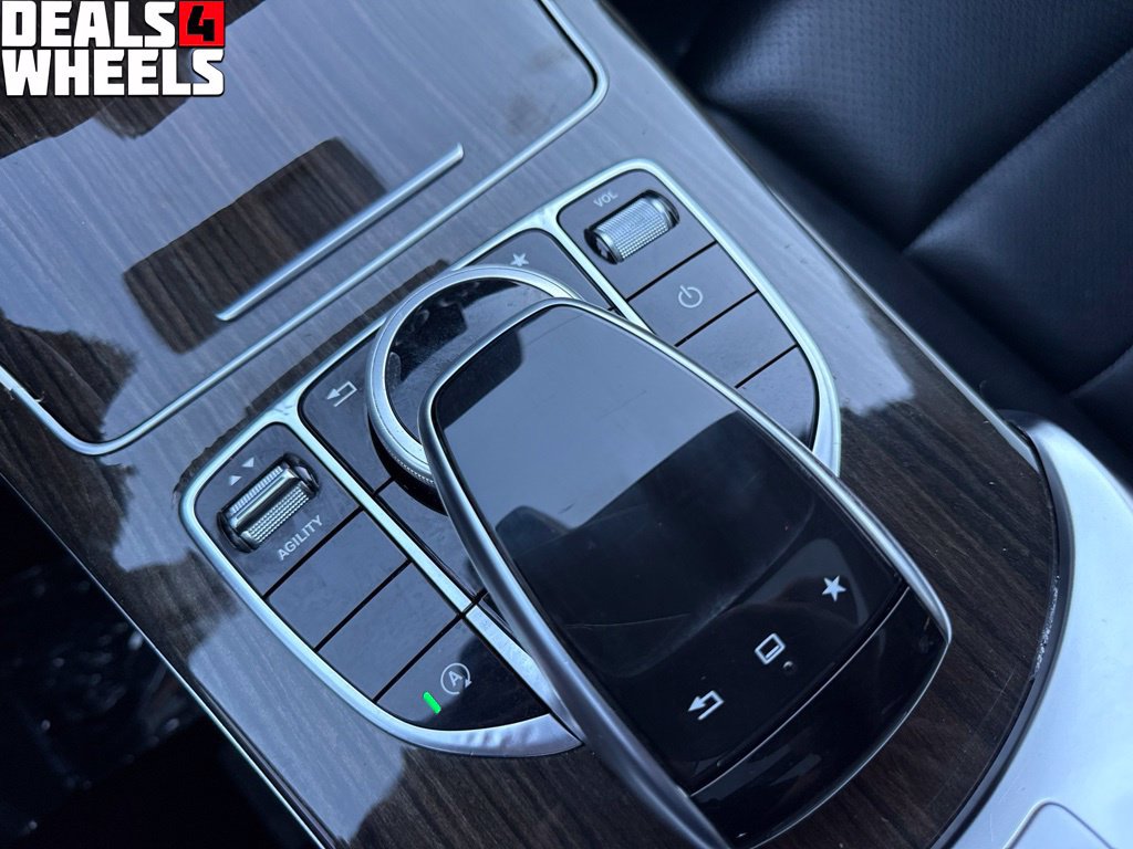 Used 2015 Mercedes-Benz C 300 Sedan image 29