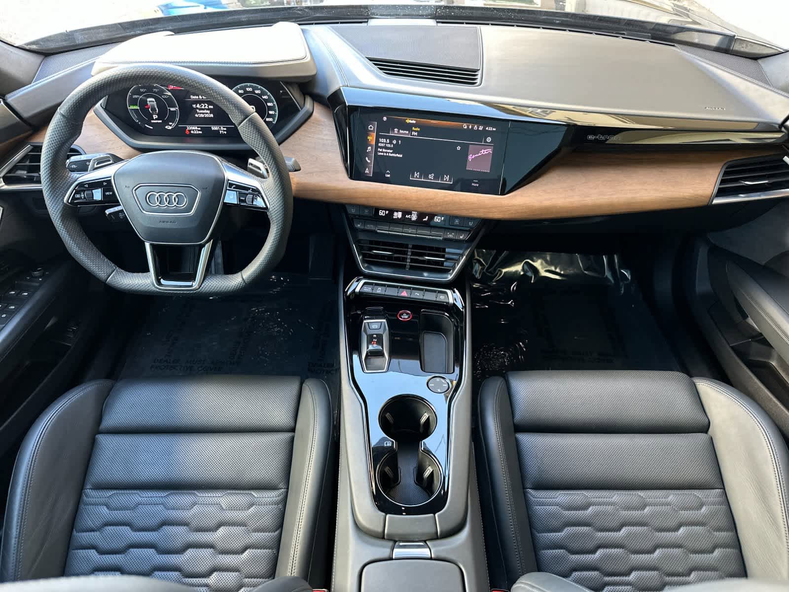 Used 2023 Audi e-tron GT Premium Plus AWD/4WD image 3