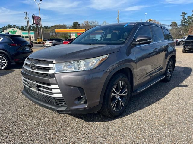 Used 2019 Toyota Highlander LE image 2