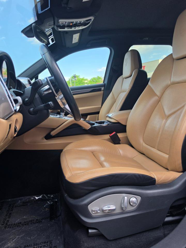 Used 2017 Porsche Cayenne S AWD/4WD image 12