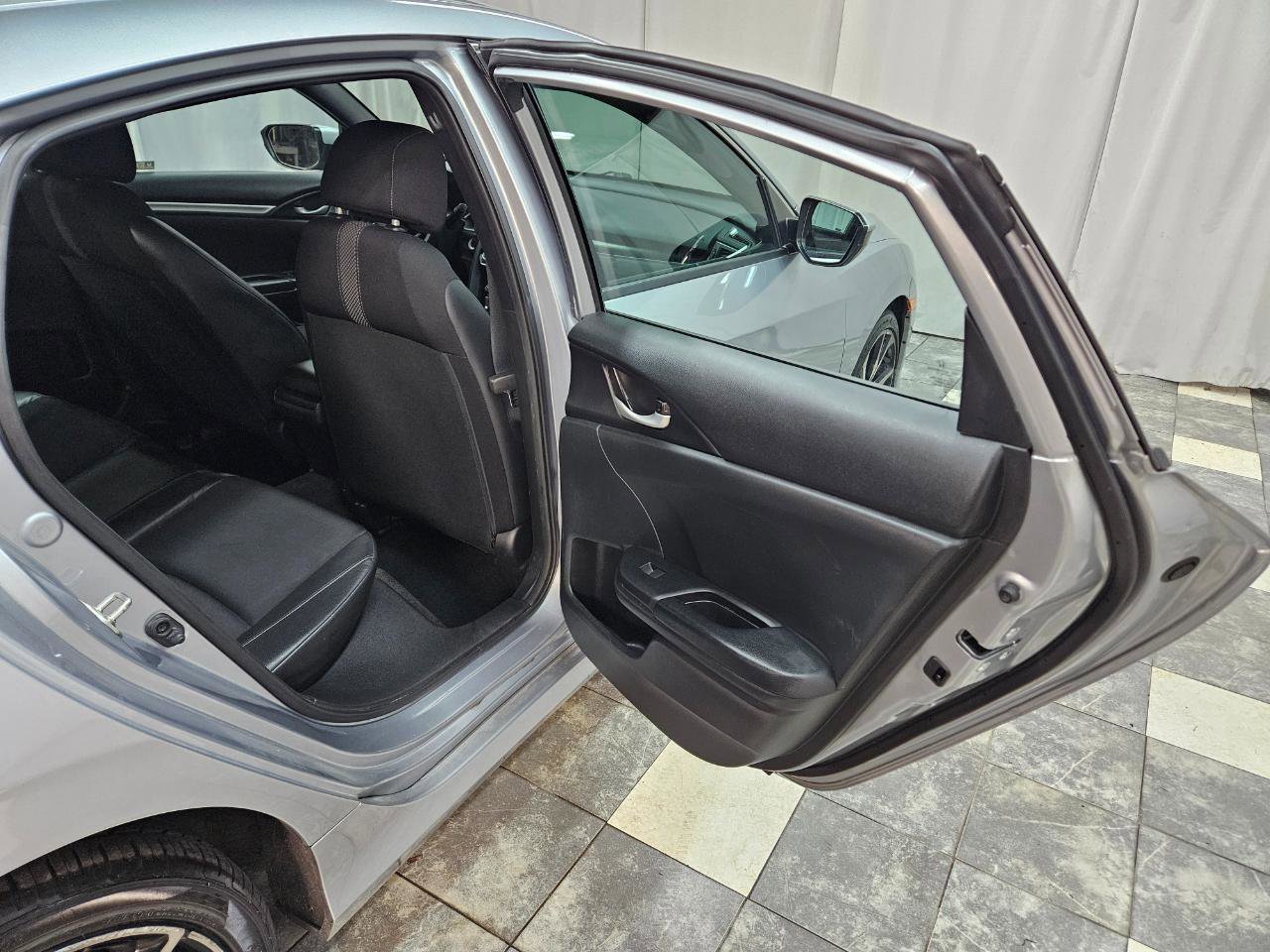 Used 2019 Honda Civic Sport image 12