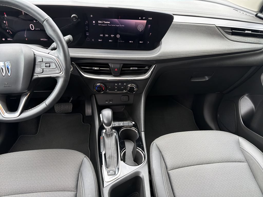 Used 2024 Buick Encore GX Preferred w/ Comfort Package FWD image 15