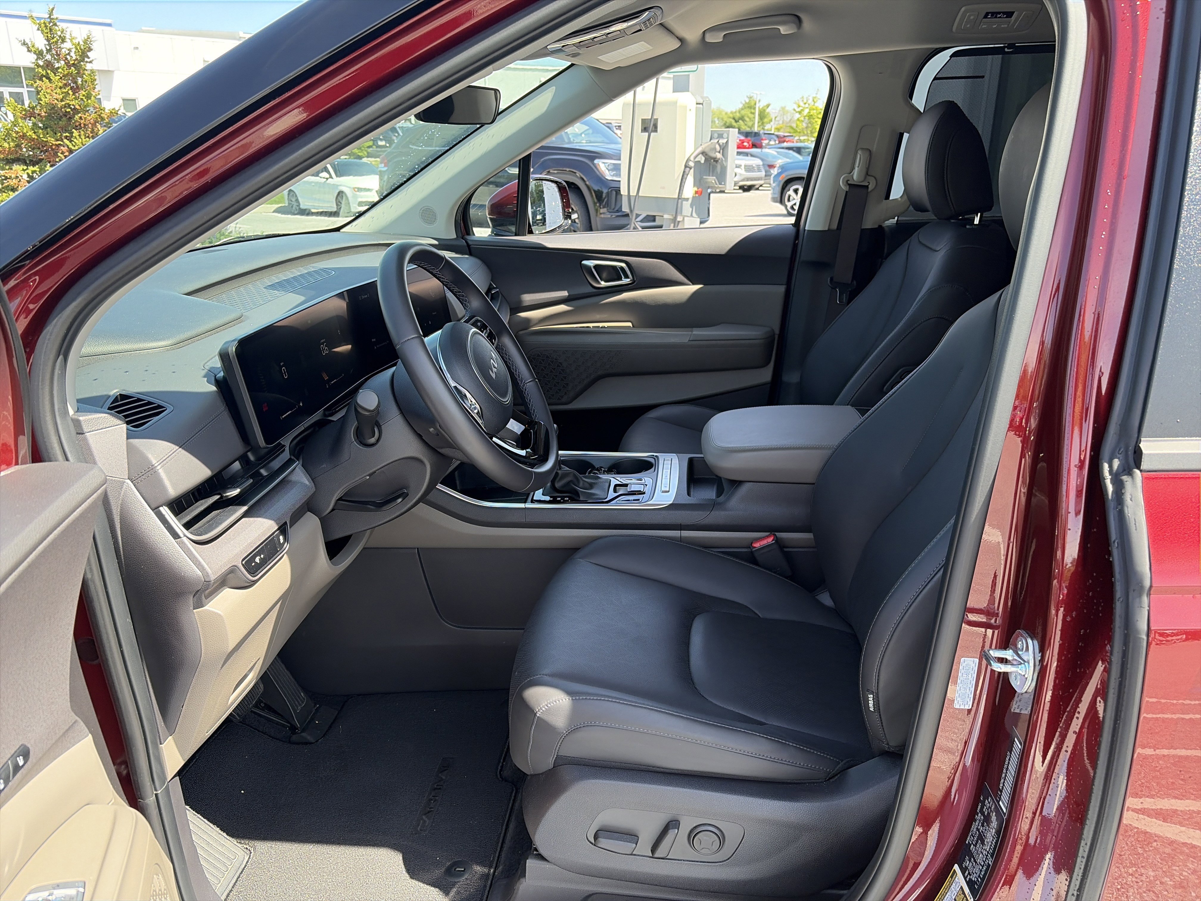Used 2026 Kia Carnival EX FWD image 17