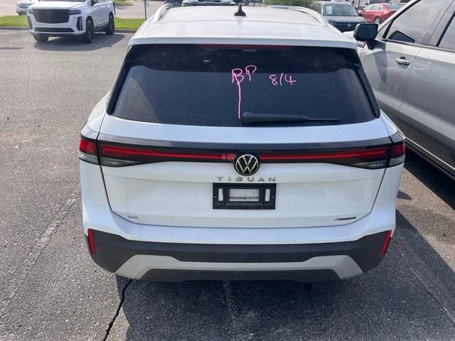 Used 2026 Volkswagen Tiguan SE AWD/4WD image 4