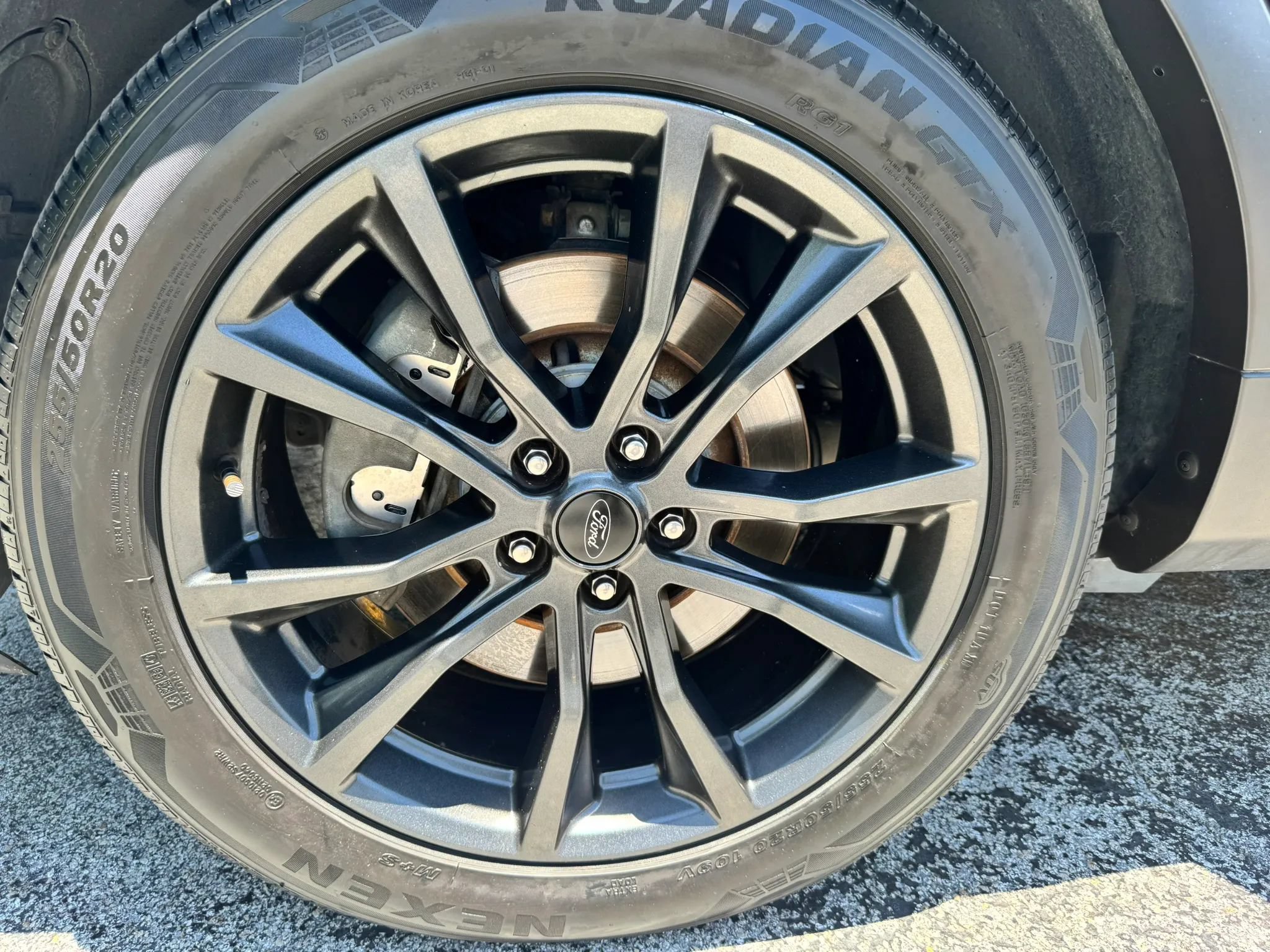Used 2017 Ford Explorer XLT w/ Equipment Group 202A FWD image 38