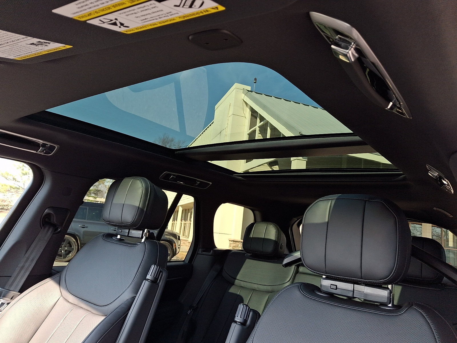 New 2026 Land Rover Range Rover SE AWD/4WD image 12