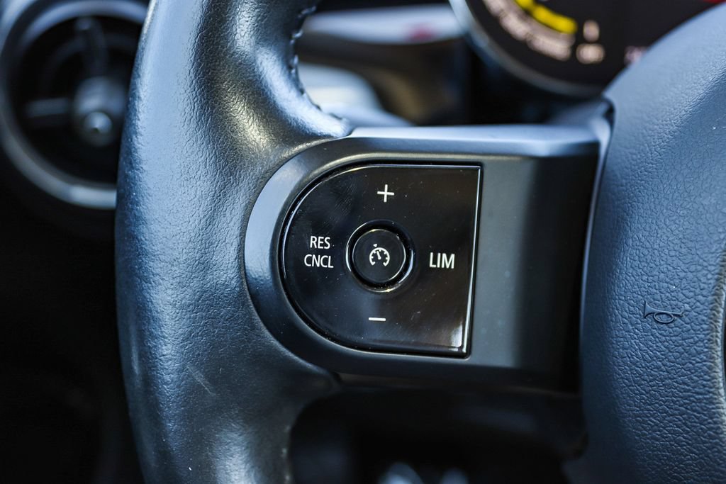 Used 2024 MINI Cooper SE FWD image 27