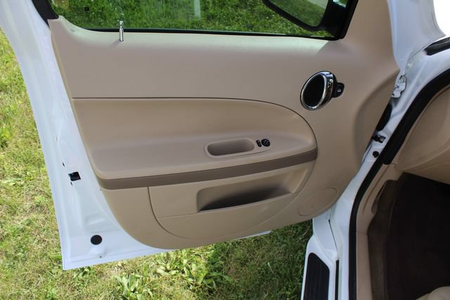 Used 2006 Chevrolet HHR LT FWD image 18