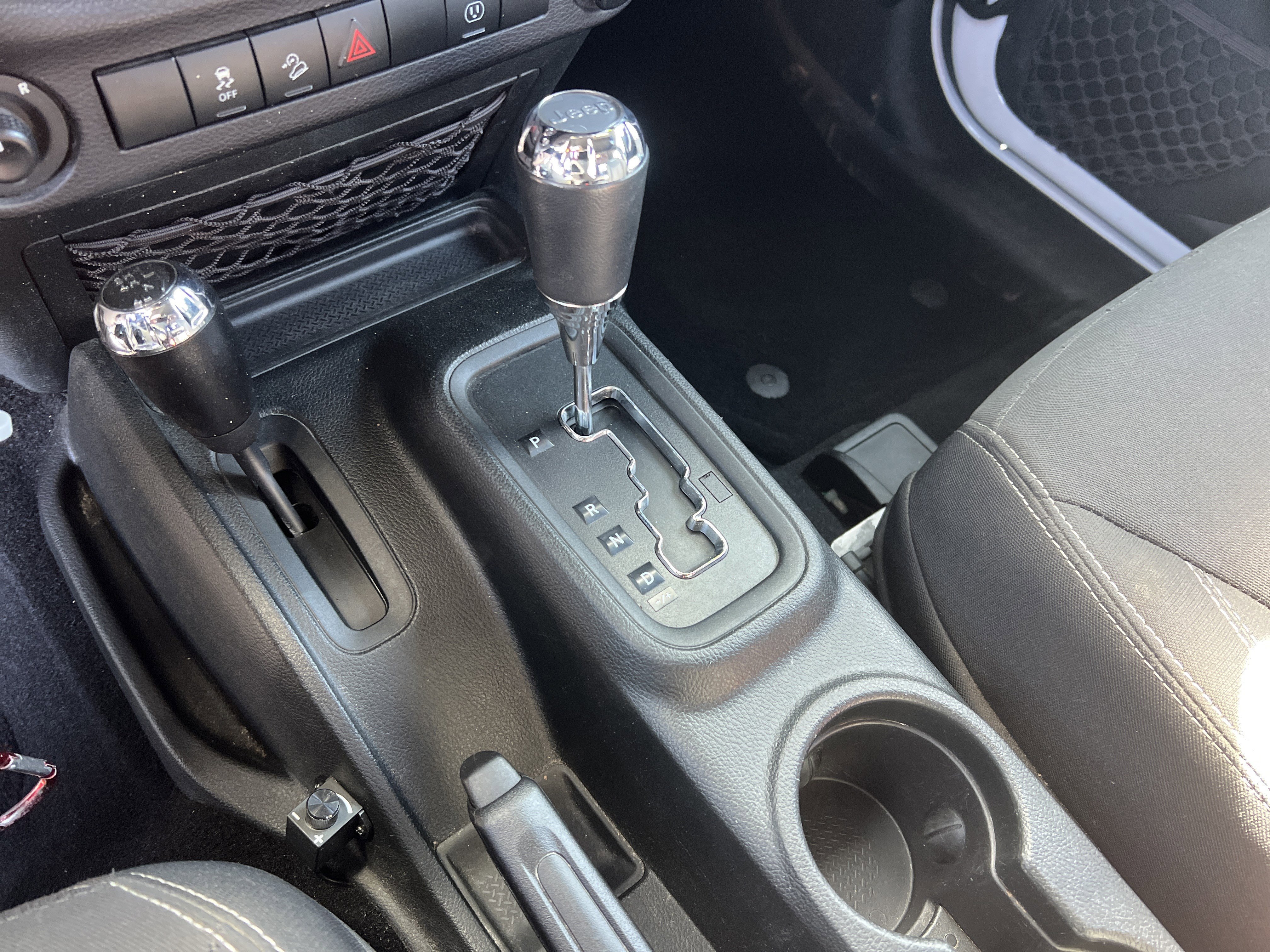 Used 2018 Jeep Wrangler Rubicon w/ Power Convenience Group image 8