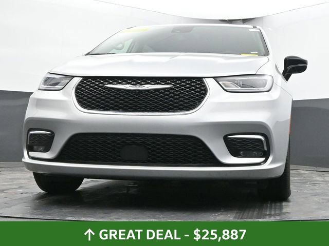 Used 2024 Chrysler Pacifica Touring-L image 47