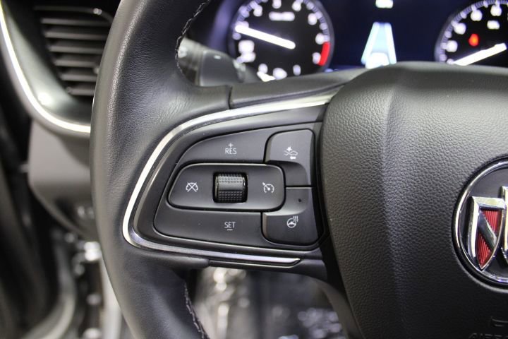 Used 2023 Buick Envision Essence image 36