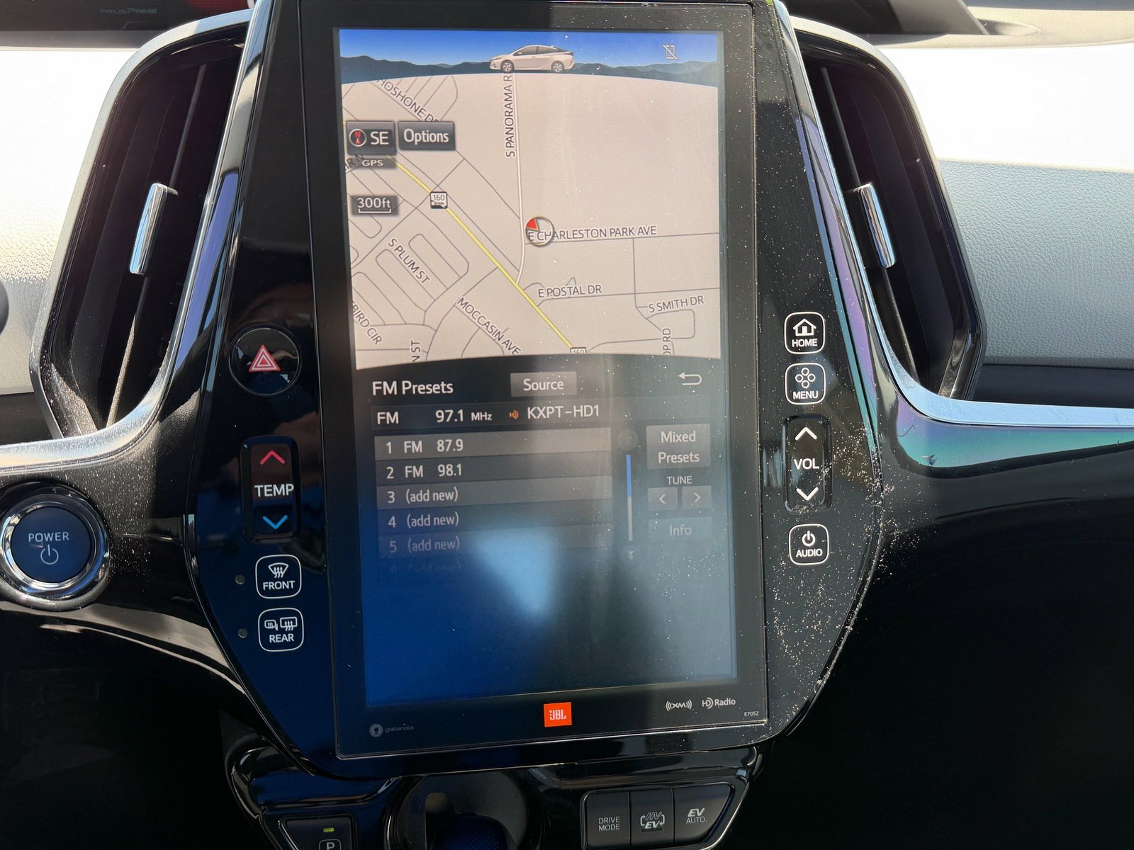 Used 2018 Toyota Prius Prime Advanced w/ Carpet Mat Package FWD image 10