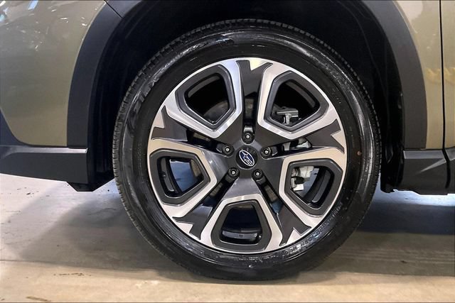 Used 2025 Subaru Ascent Limited AWD/4WD image 9