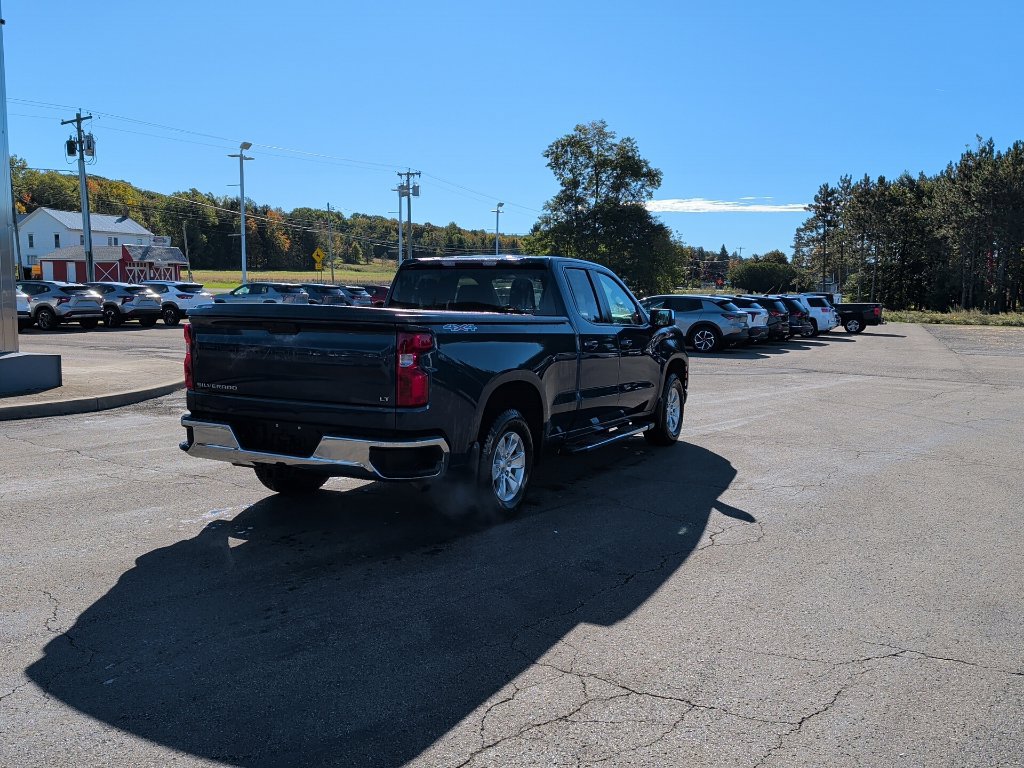 Used 2021 Chevrolet Silverado 1500 LT w/ Bed Protection Package AWD/4WD image 4
