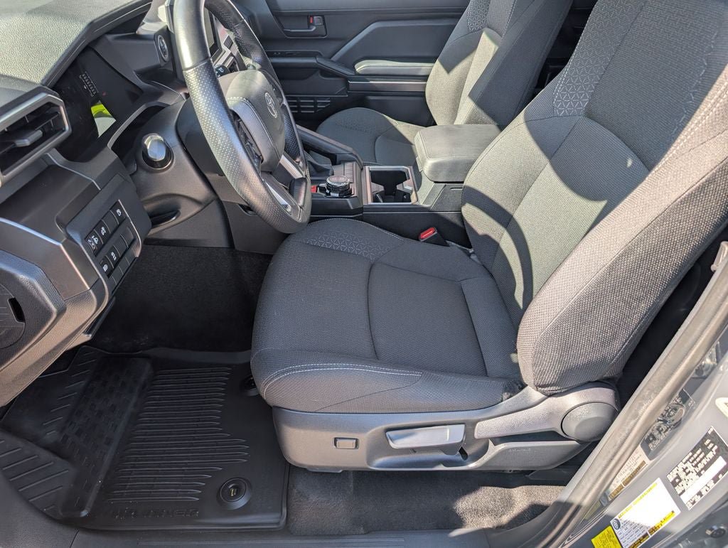 Used 2025 Toyota 4Runner SR5 AWD/4WD image 14