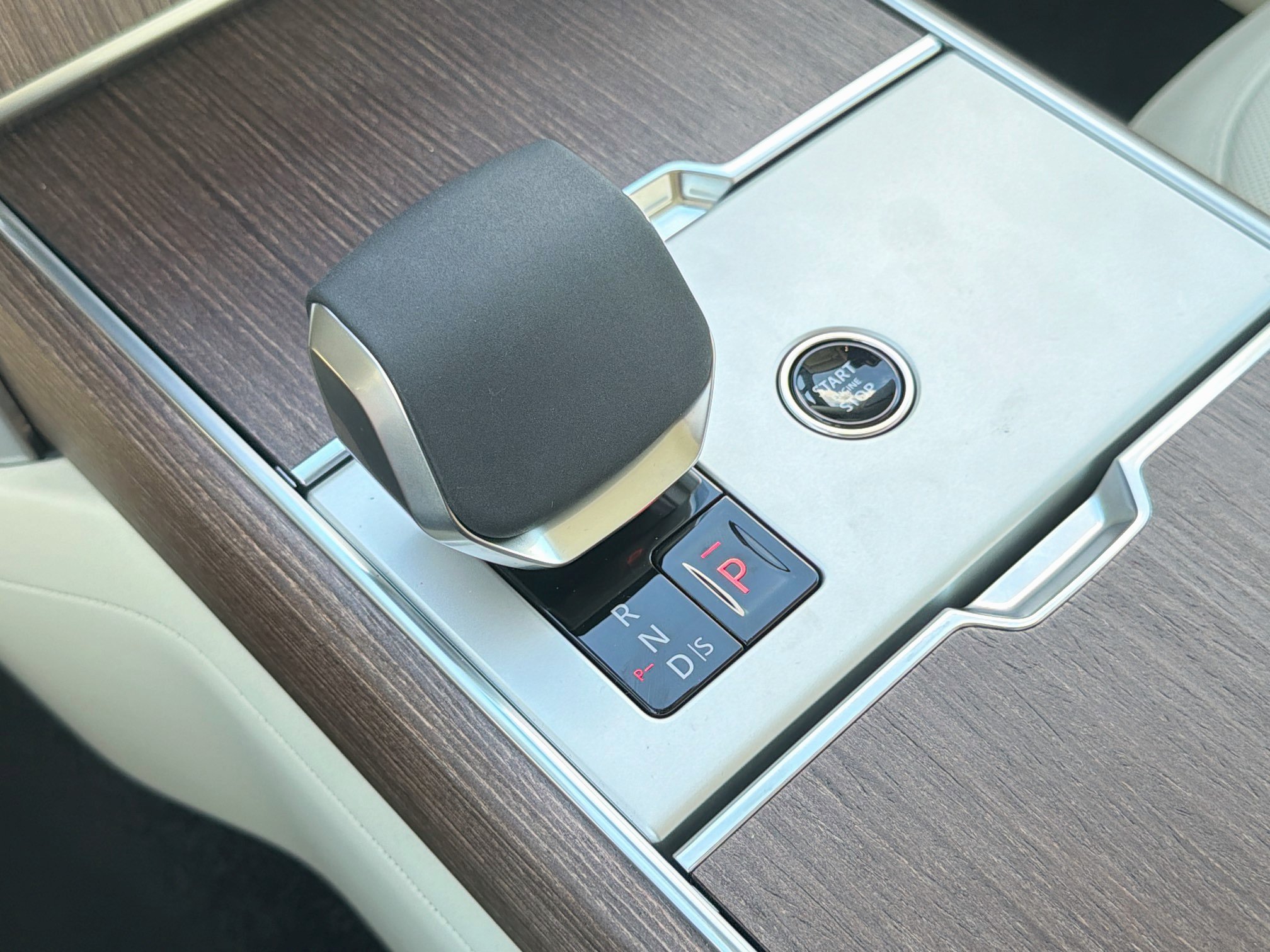 New 2026 Land Rover Range Rover SE AWD/4WD image 30