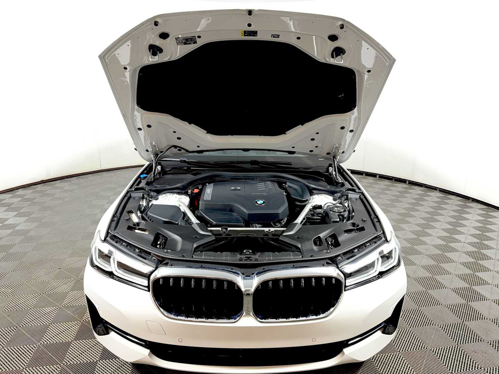 Used 2023 BMW 530i xDrive w/ Premium Package AWD/4WD image 31