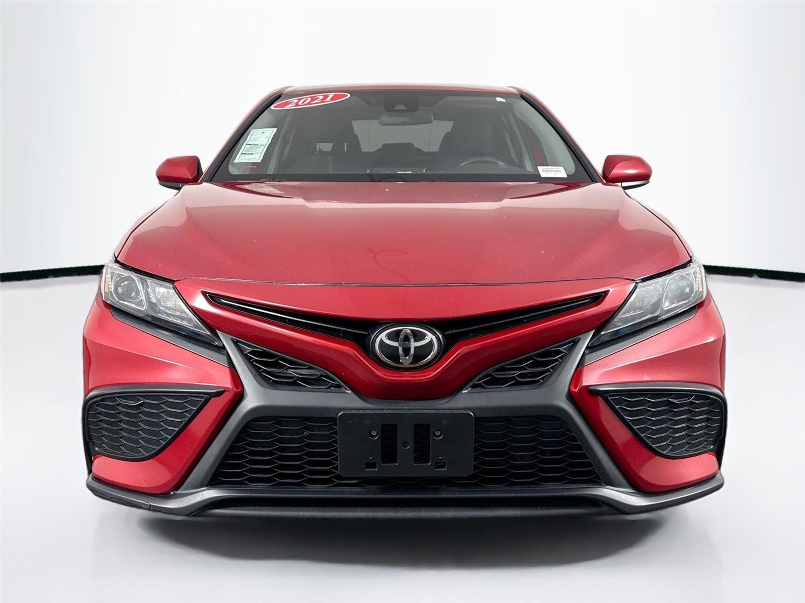 Used 2021 Toyota Camry SE FWD image 7