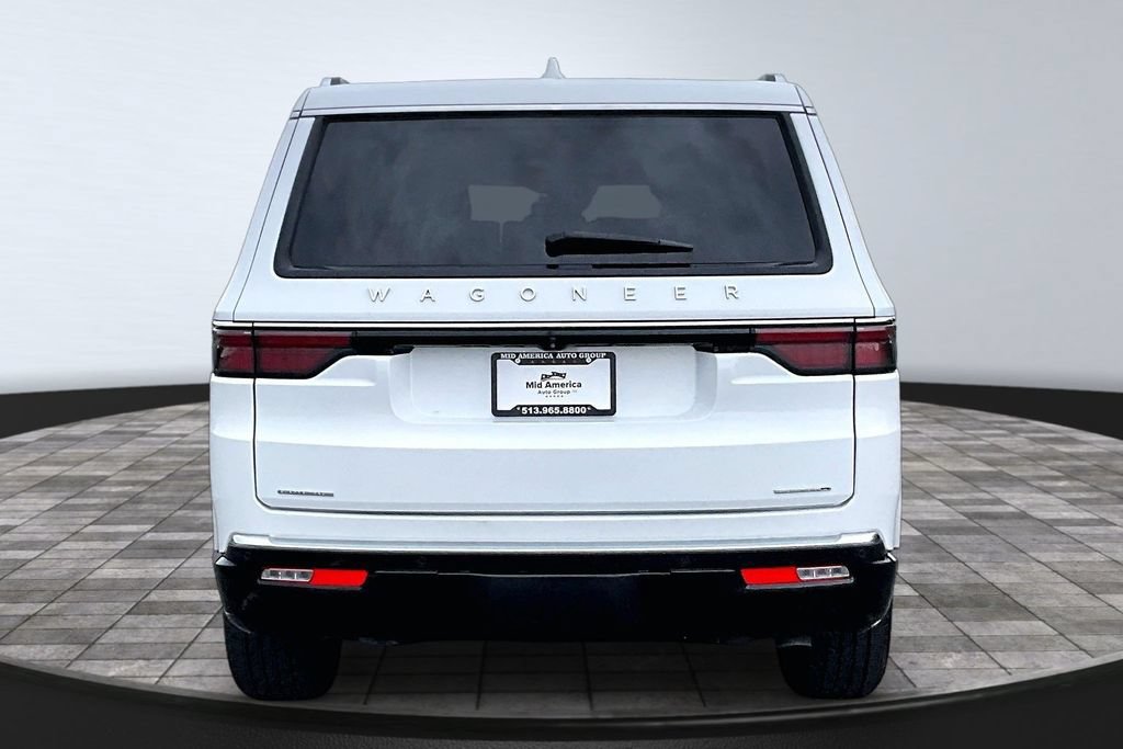 Used 2023 Jeep Wagoneer Series II AWD/4WD image 4
