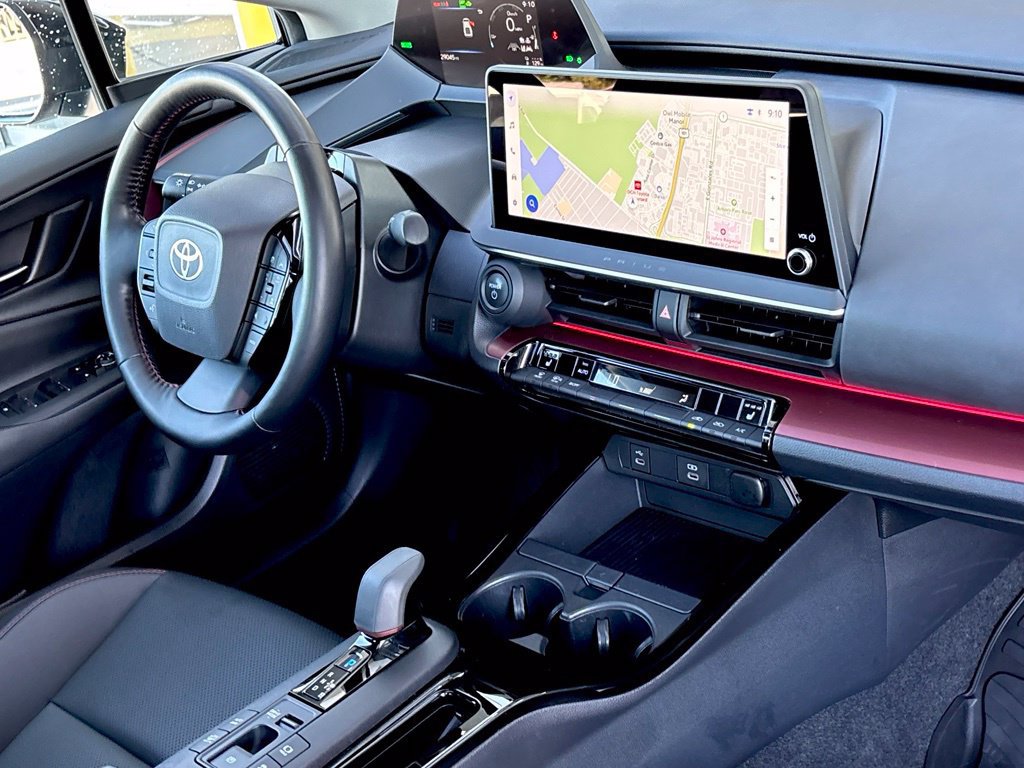 Used 2024 Toyota Prius Prime FWD image 32