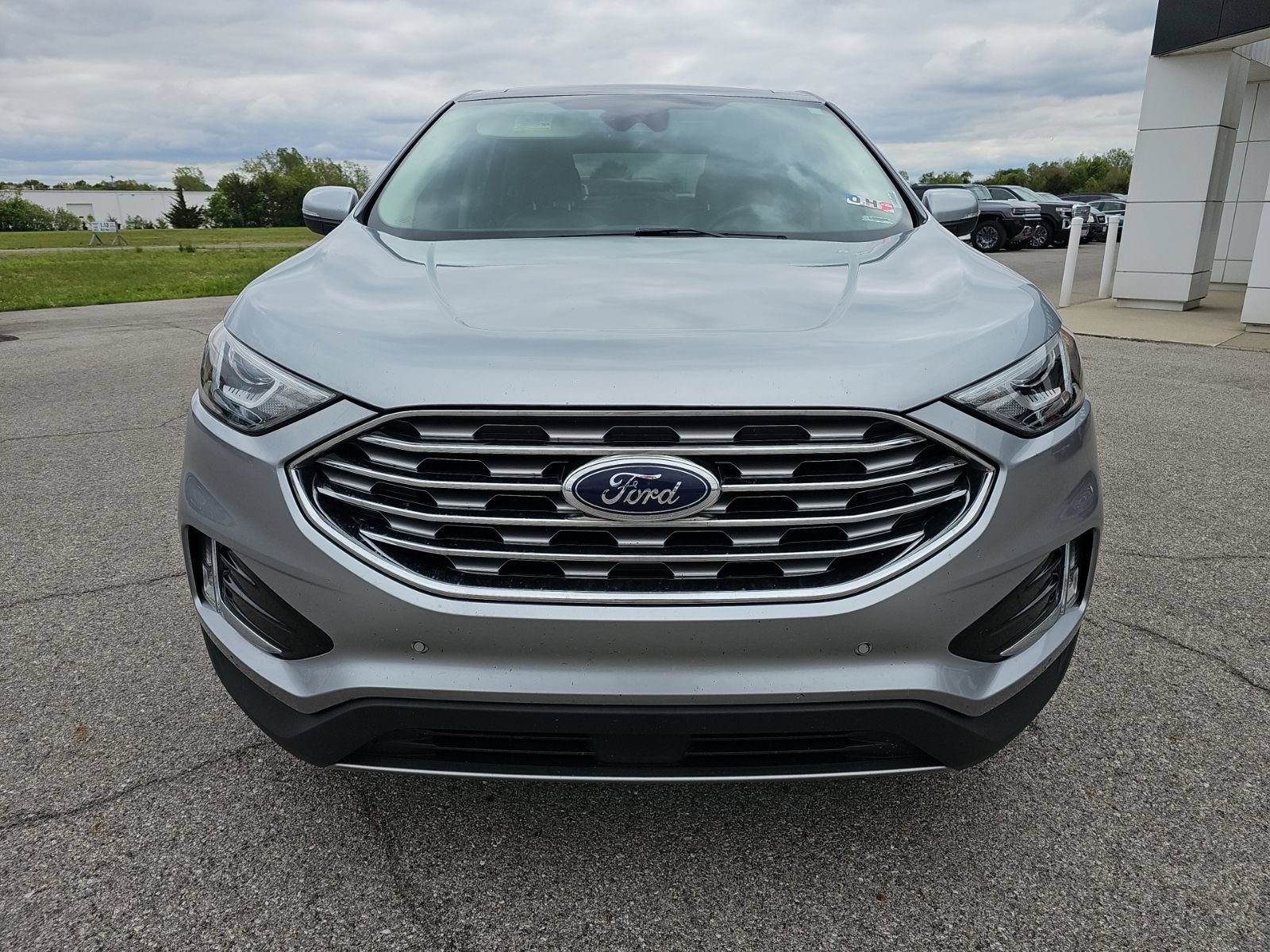 Used 2020 Ford Edge Titanium w/ Class II Trailer Tow Package AWD/4WD image 3