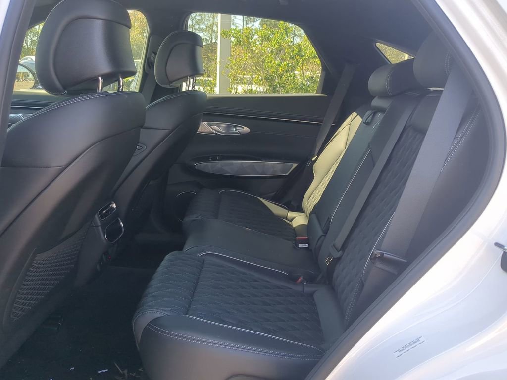 Used 2025 Genesis GV70 3.5T Sport w/ Sport Advanced Package image 12