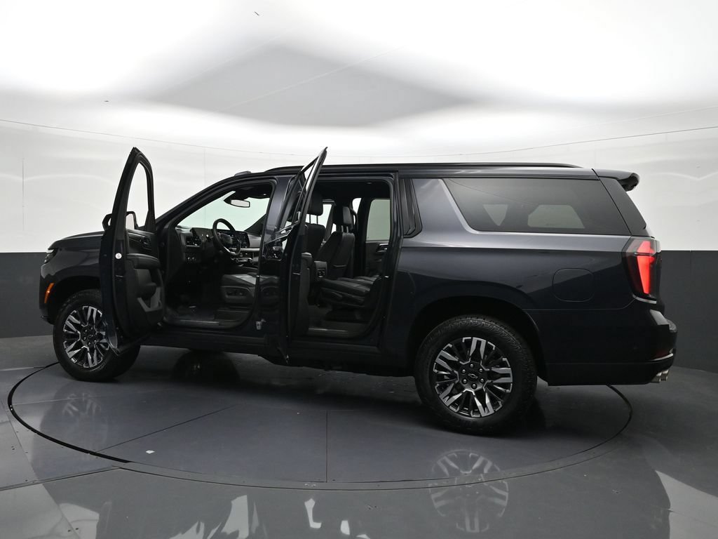 Used 2025 Chevrolet Suburban Z71 AWD/4WD image 41