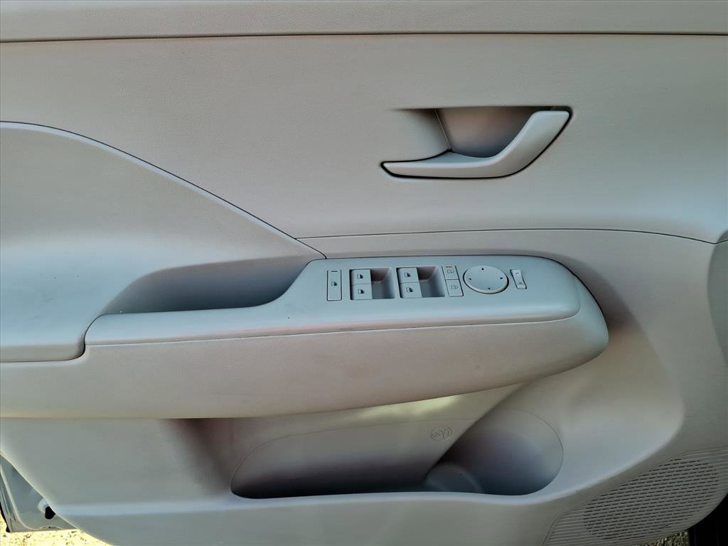 Used 2024 Hyundai Kona SEL w/ Convenience Package image 15