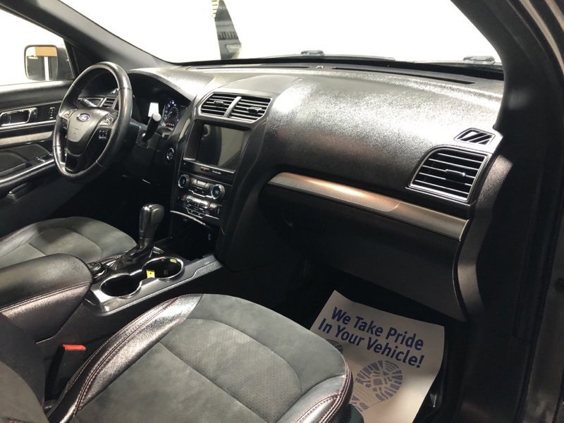 Used 2018 Ford Explorer XLT w/ Equipment Group 202A image 14