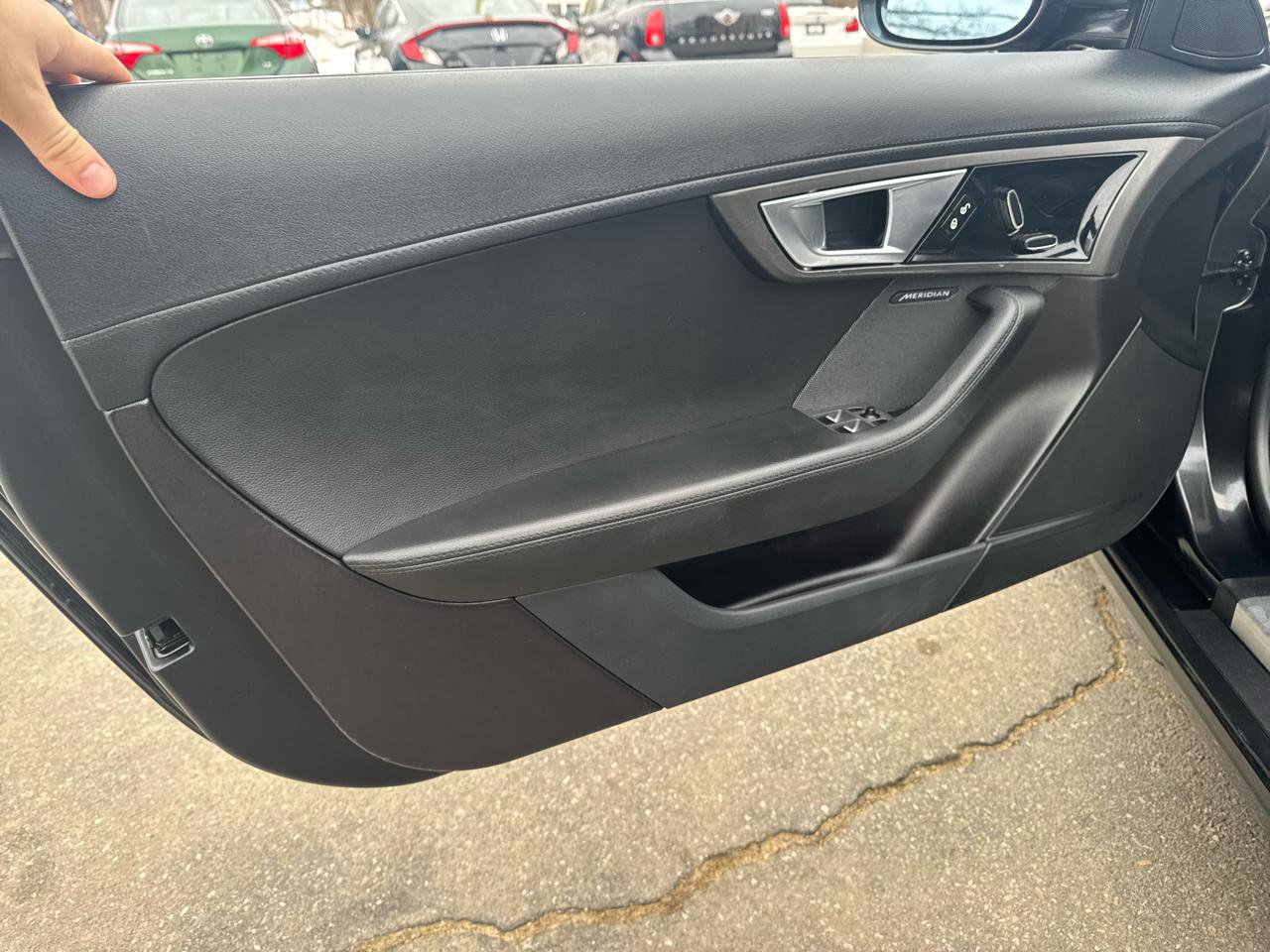 Used 2015 Jaguar F-TYPE Convertible image 19