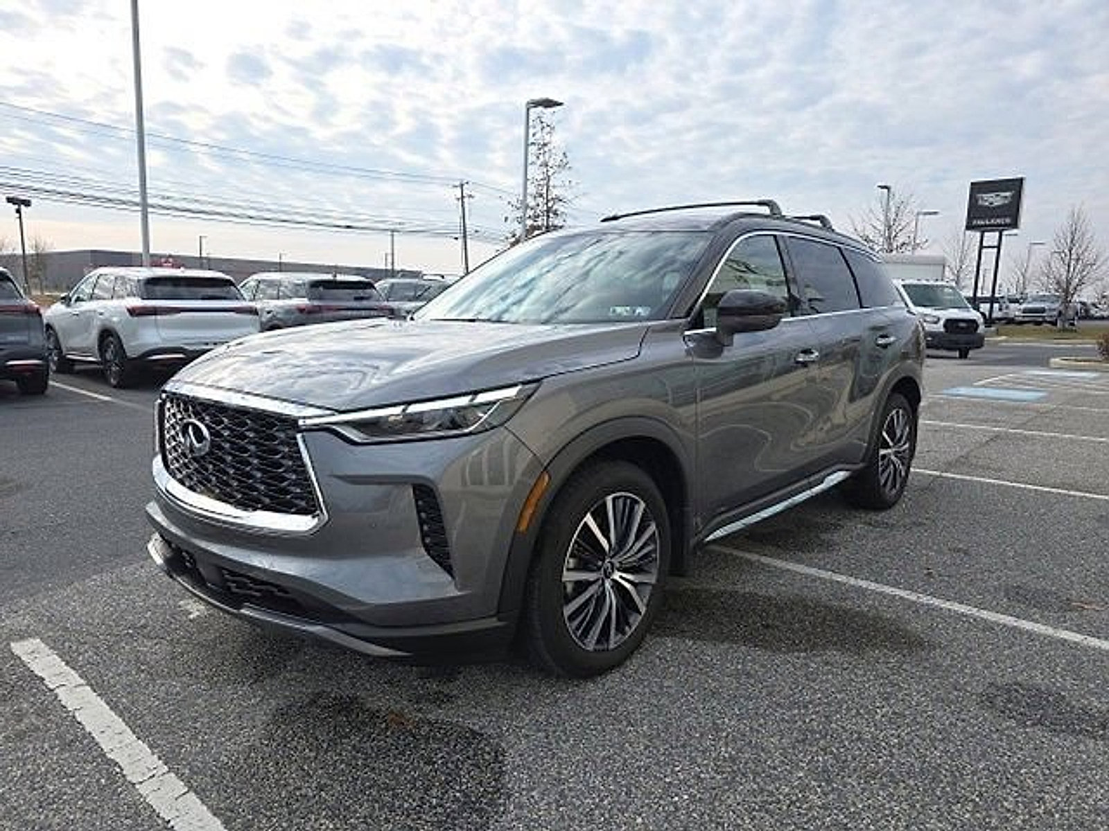 Certified 2025 INFINITI QX60 Autograph w/ Cargo Package AWD/4WD image 3