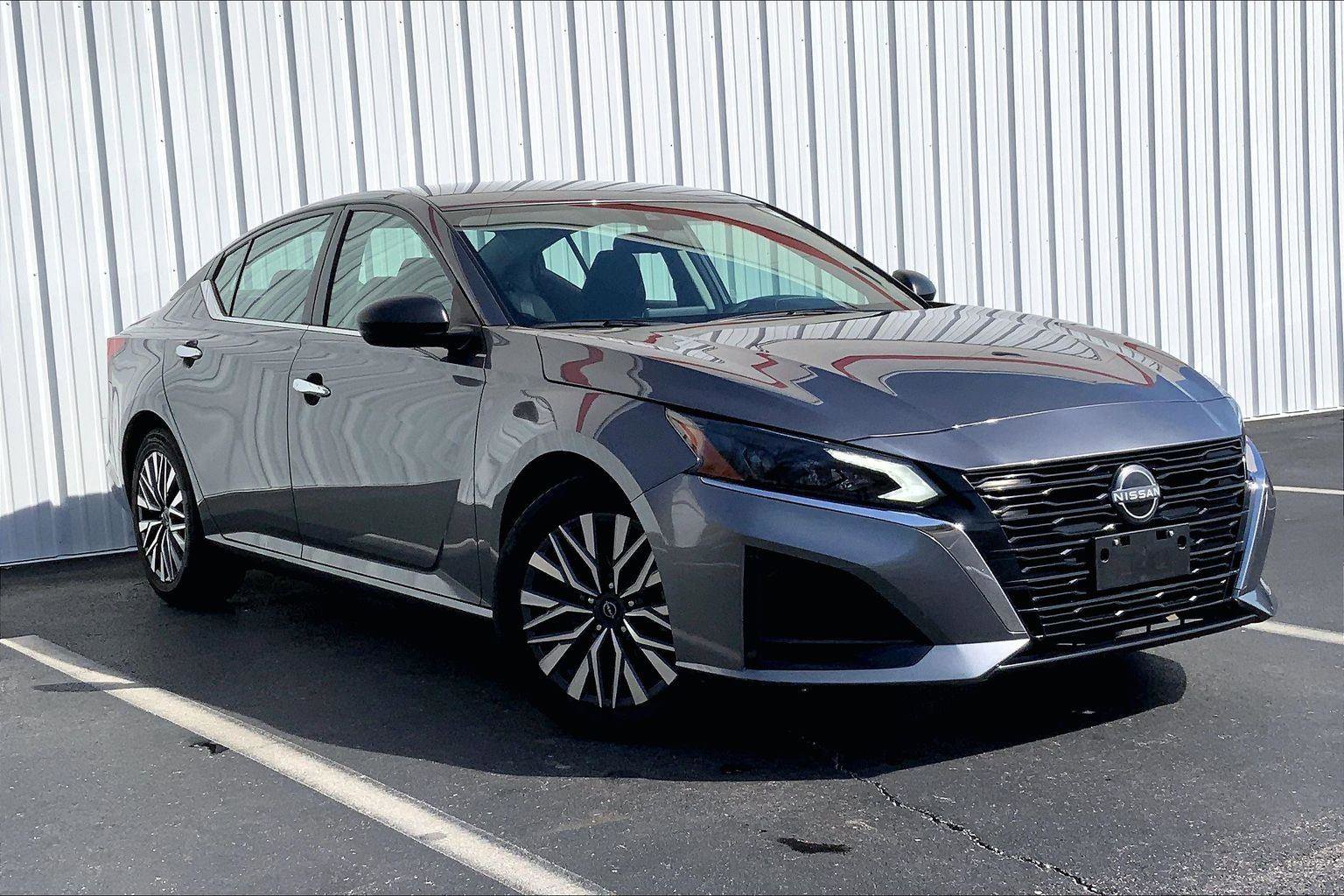 Used 2024 Nissan Altima 2.5 SV image 31