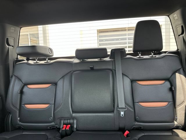 Used 2023 GMC Sierra 2500 AT4 AWD/4WD image 13