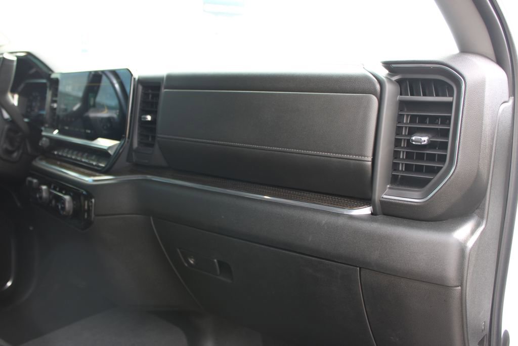 Used 2024 Chevrolet Silverado 2500 LT image 28